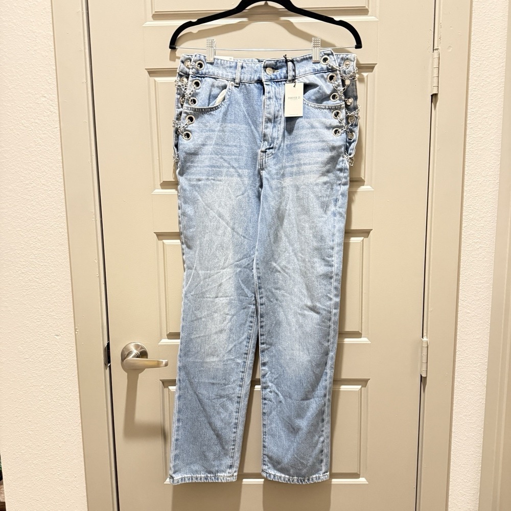 Forever 21 Light Wash Jeans Size 30 NWT Silver Grommet Chain Detail Y2K Straight